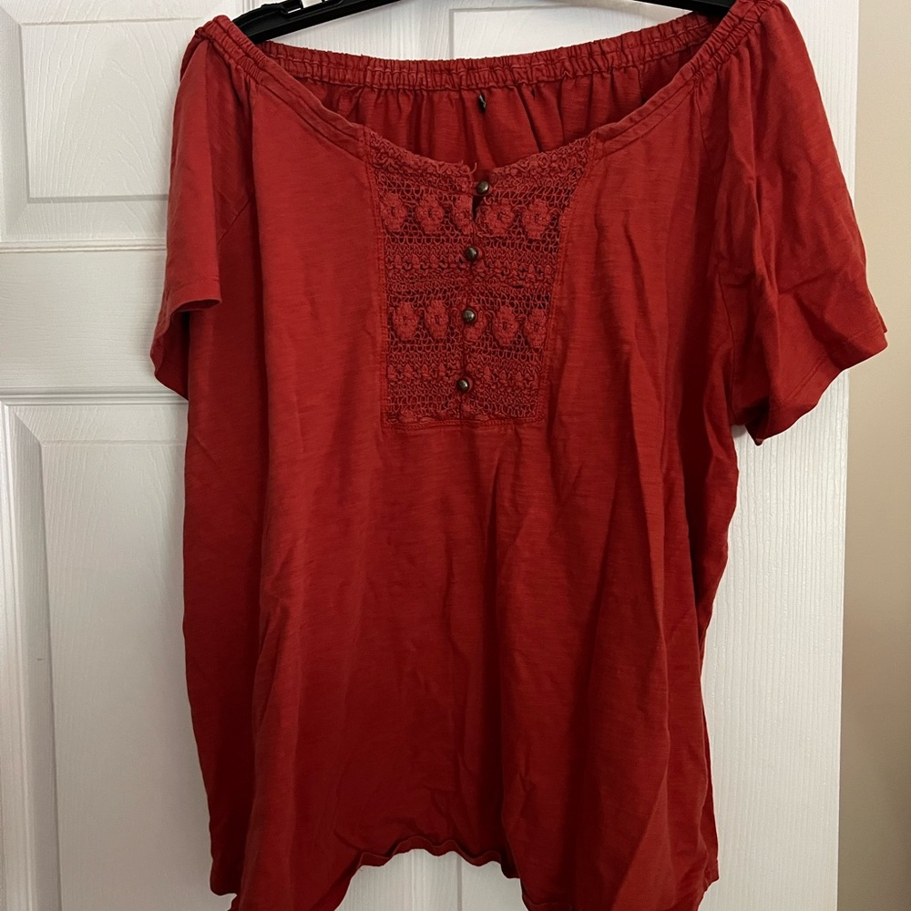 Women's burnt orange short sleeve Top